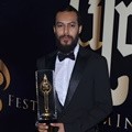 Alex Abbad Bawa Pulang Raih Piala Citra Pemeran Pendukung Pria Terbaik