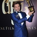 Reza Rahadian Bawa Pulang Piala Citra Pemeran Utama Pria Terbaik Berkat Film 'My Stupid Boss'