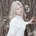 Tak Kalah dengan Wanita Pada Umumnya, Kini Wanita Albino Juga Ada yang Berprofesi Menjadi Model Sepe