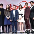 Para Pemain Web Drama 'The Seventh First Kiss' Berfoto Bersama Sang Sutradara
