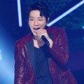 Hwang Chi Yeul Saat Nyanyikan Lagu 'Honey'