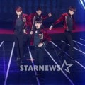 VIXX Saat Tampil di Asia Artist Awards 2016