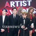 B.A.P Raih Piala Best Entertainer Award