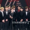 Seventeen Raih Piala Best Star Award