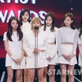 Twice Raih Piala Best Artist Award