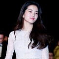 Kim Tae Ri di Red Carpet Blue Dragon Awards 2016