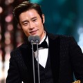 Lee Byung Hun Raih Piala Best Male Actor dari Film 'Inside Men'