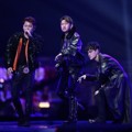 Zico, Crush dan Dean Meriahkan MAMA 2016 dengan Lagu 'Bermuda Triangle'