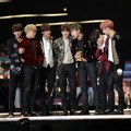 Bangtan Boys Saat Raih Piala Artist of the Year