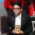 Lee Juck Raih Piala Best OST