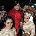 Iis Dahlia, Ikke Nurjanah dan Iyeth Bustami Kompak di Backstage