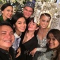 Titi Kamal dan Astrid Tiar Hadir di Resepsi Acha Septriasa-Vicky Kharisma