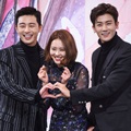 Park Seo Joon, Go Ara dan Hyungsik ZE:A sumringah di jumpa pers 'Hwarang'