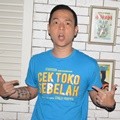 Ernest Prakasa di Konferensi Pers Rilis Trailer Film 'Cek Toko Sebelah'