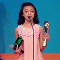 Naura Bawa Pulang Piala 'Penyanyi Cilik Kesayangan'