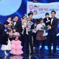 Anak-anak dari Program 'Superman is Back' Raih Piala Popularity Award di KBS Entertainment Awards 2016