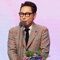 Yoon Jong Shin Raih Piala Special Award for Music and Talk Shows