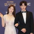 Lee Sung Kyung dan Nam Joo Hyuk Serasi di Red Carpet MBC Drama 2016