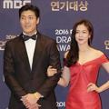 Lee Jae Yoon dan Kyung Soo Jin di Red Carpet MBC Drama 2016