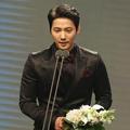 Lee Sang Woo Raih Piala Male High Excellence Award for Serial Drama
