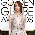 Emma Stone Tampil Glamor dalam Balutan Gaun Rancangan Valentino