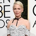Michelle Williams Tonjolkan Kesan Sederhana dalam Balutan Gaun Louis Vuitton