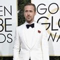 Ryan Gosling Pilih Jas Putih Gucci