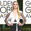 Gaun Louis Vuitton yang Dipakai Sophie Turner Jadi Salah Satu Gaun Terbaik di Golden Globe Awards 2017