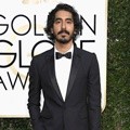 Dev Patel Kenakan Setelan Burberry