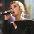 Gummy Nyanyikan Lagu 'You Are My Everything' di Hari Pertama Golden Disk Awards 2017