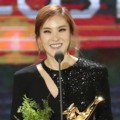 Gummy Raih Piala Best OST