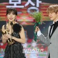 Suzy miss A dan Baekhyun EXO Raih Piala Bonsang