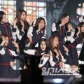 IOI Saat Nyanyikan Lagu 'I Fell In Love' di Hari Kedua Golden Disk Awards 2017