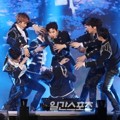 EXO Saat Nyanyikan 'Monster' di Hari Kedua Golden Disk Awards 2017