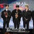 Monsta X Raih Piala Bonsang