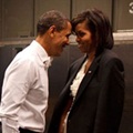 Bahkan di Depan Umum pun Barack Obama dan Michelle Bermesraan di Dalam Elevator Saat Inaugural Ball di Washington D.C., 2009