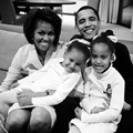 Layaknya Keluarga Biasa, Barack Obama dan Michelle Terlihat Bahagia Bersama Kedua Anak Mereka, Malia dan Sasha