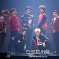 EXO Tampil Spektakuler Nyanyikan 'Lucky One' dan 'Monster' di Seoul Music Awards 2017