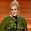 Adele Saat Raih Piala Best Pop Vocal Album
