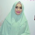Eddies Adelia di Gala Dinner Beauty Traveler