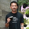 Rio Dewanto Hadiri Peresmian Gerai Filosofi Kopi