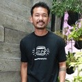 Rio Dewanto Hadiri Peresmian Gerai Filosofi Kopi