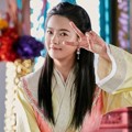Go Ara Tampil Cantik Saat Syuting Drama 'Hwarang'