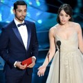 Riz Ahmed dan Felicity Jones di Oscar 2017