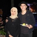 Damayanti Noor Bersama Vino Bastian di Konferensi Pers Film 'Chrisye'