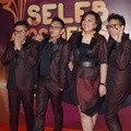 Project Pop Hadir di Seleb on News Awards 2017