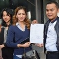 Bunga Zainal Datangi Polda Metro Jaya Laporkan Rekan Bisnis