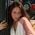 Krystal f(x) di Majalah Harper's Bazaar Edisi Februari 2017