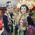 Adhitya Putri Cantik dengan Riasan Paes Ageng Tanpa Meninggalkan Hijab