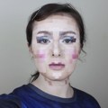 Cosplay Sebagai Filter Mozaik dari Software Photoshop